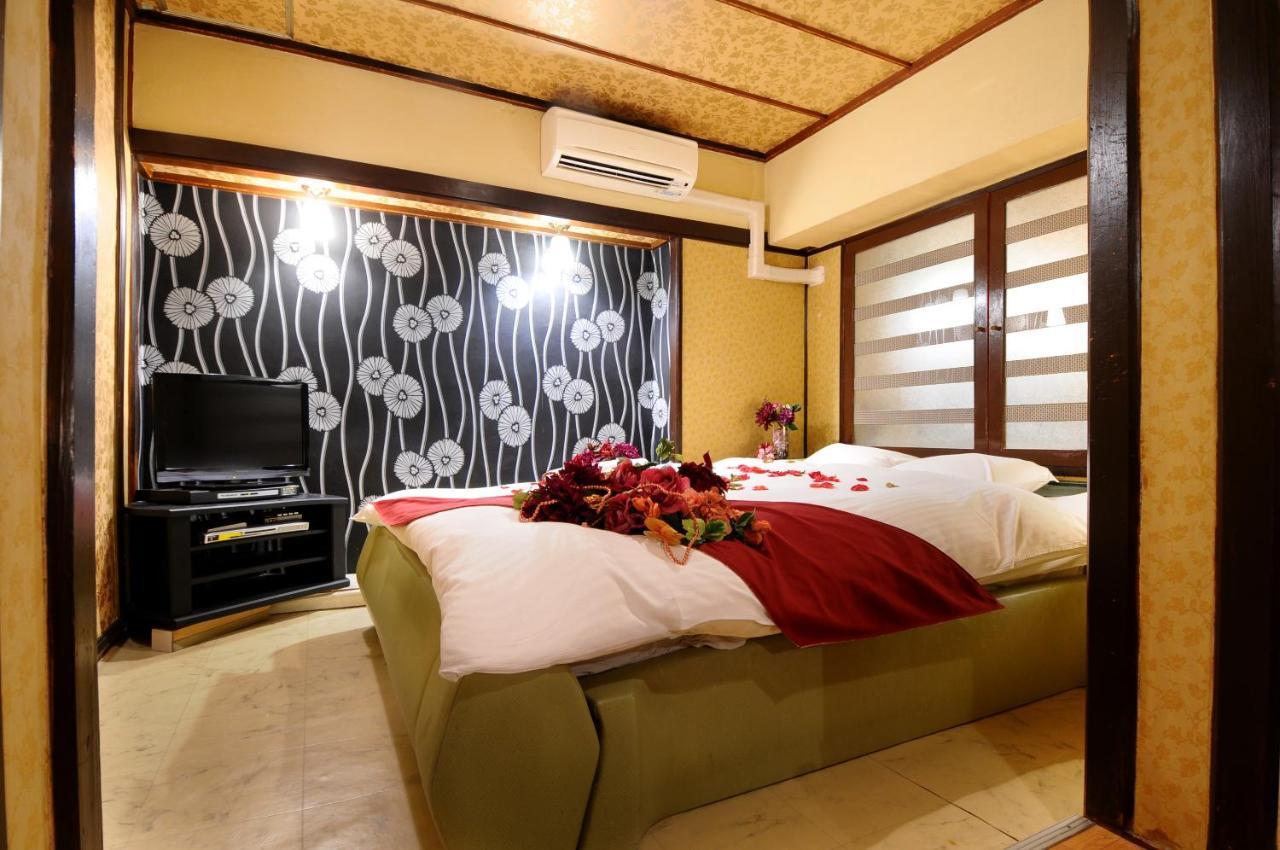 Namba Alpha (Adults Only) Hotel Осака Екстериор снимка